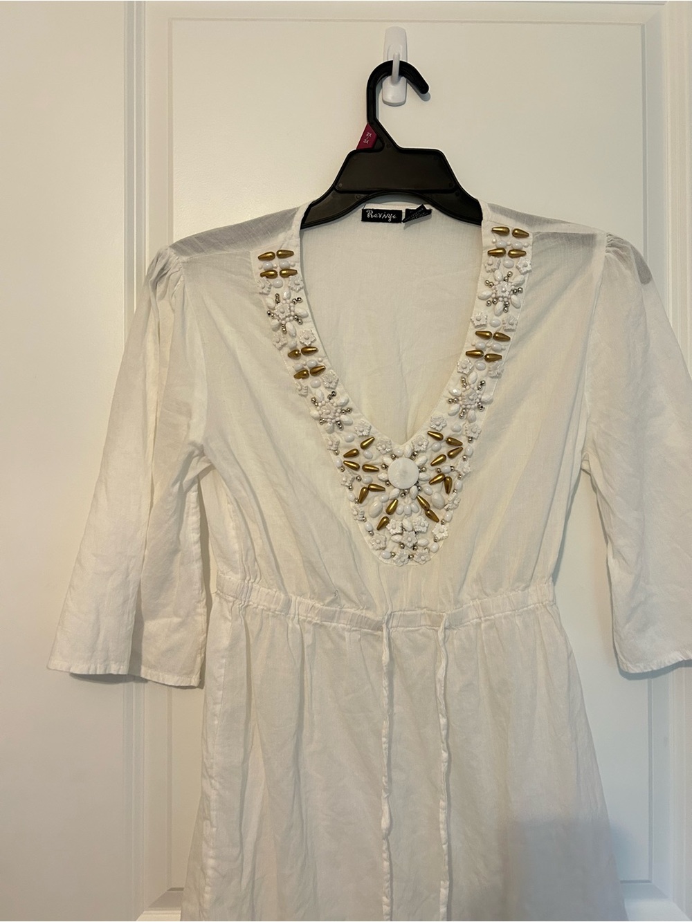 Raviya White Cotton Top with Embellished Label
